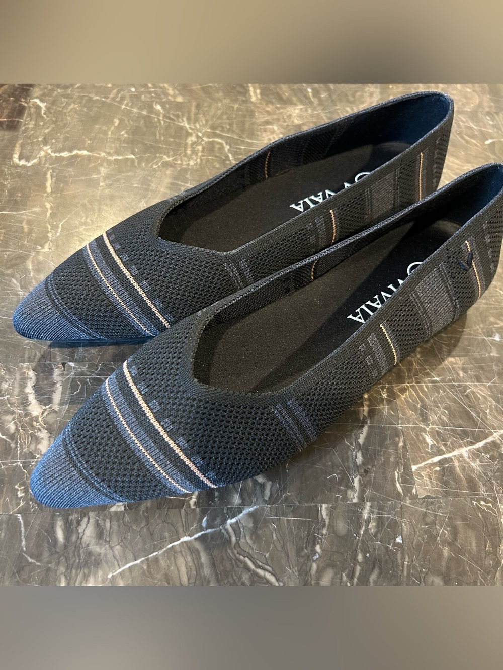 Vivaia Aria Pointed Toe Ballet Flats Black Striped Women’s Size 39 (8/8.5)